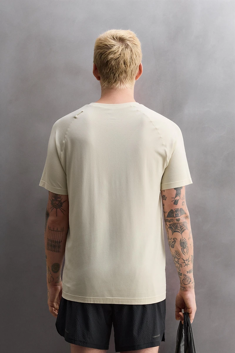 SEAMLESS TECHNICAL T-SHIRT