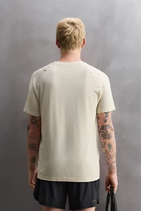 SEAMLESS TECHNICAL T-SHIRT