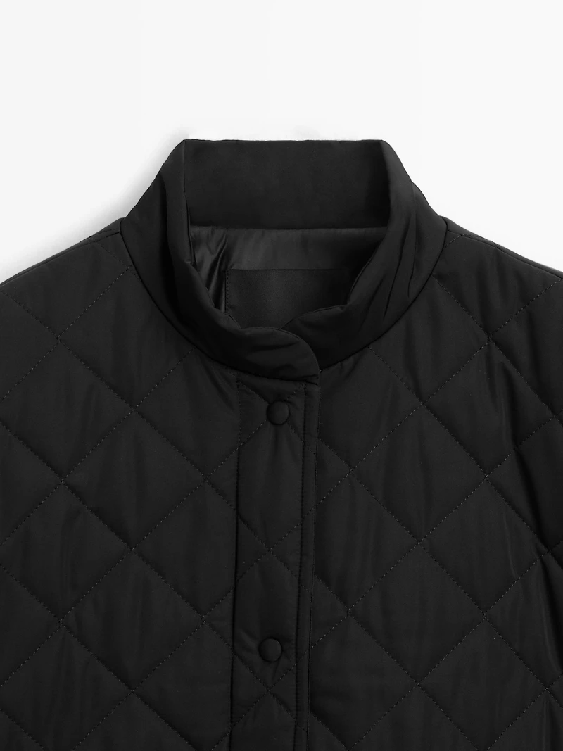 Short water-repellent puffer jacket