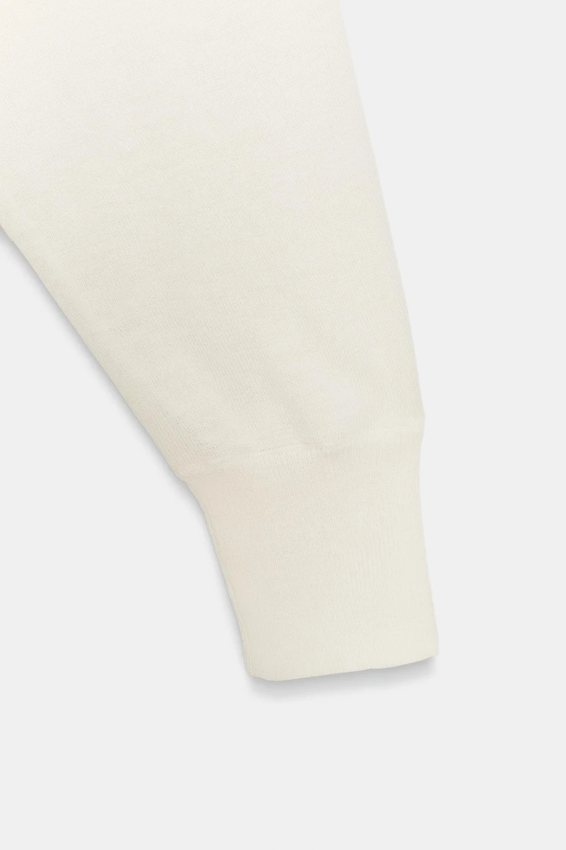 PULL EN MAILLE AVEC COL V