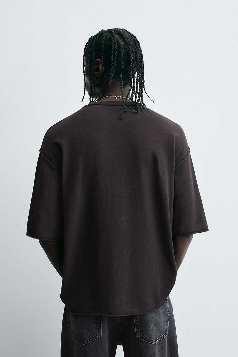 T-SHIRT EN MAILLES IMPRIMÉ DÉLAVÉ