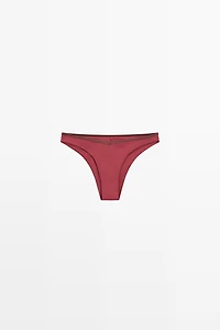 Contrast bikini bottoms