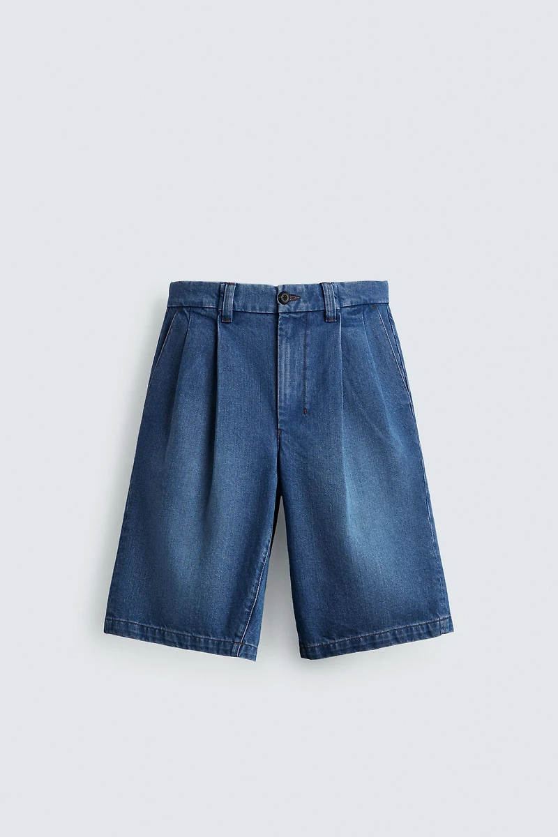 RELAXED FIT PLEATED DENIM SHORTS