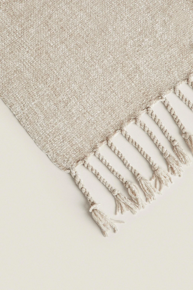 CHUNKY CHENILLE BLANKET