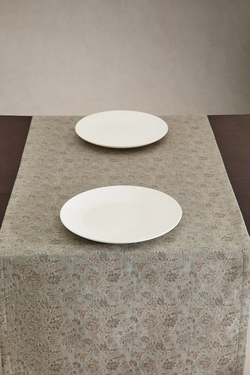 FLORAL JACQUARD TABLE RUNNER
