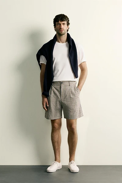 TEXTURED PLAID PLEATED SHORTS