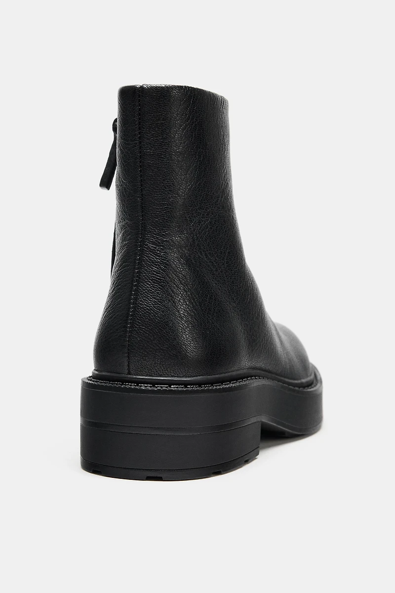 WATER REPELLENT FLAT LEATHER ANKLE BOOTS