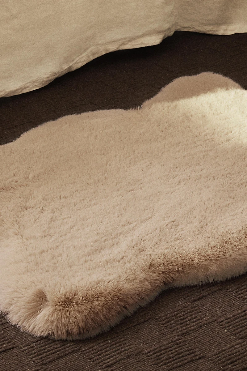 IRREGULAR FUZZY SMALL AREA RUG