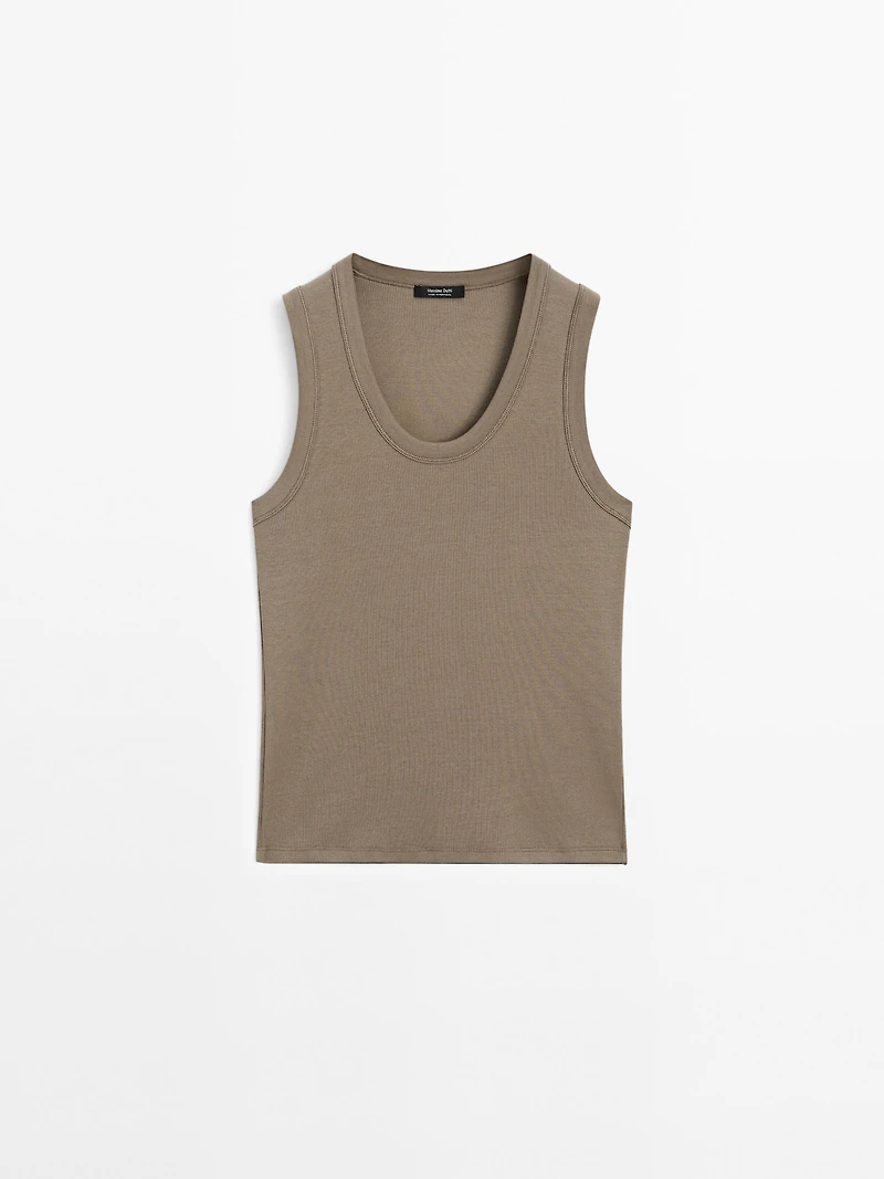 Heavy weight ribbed round neck top
