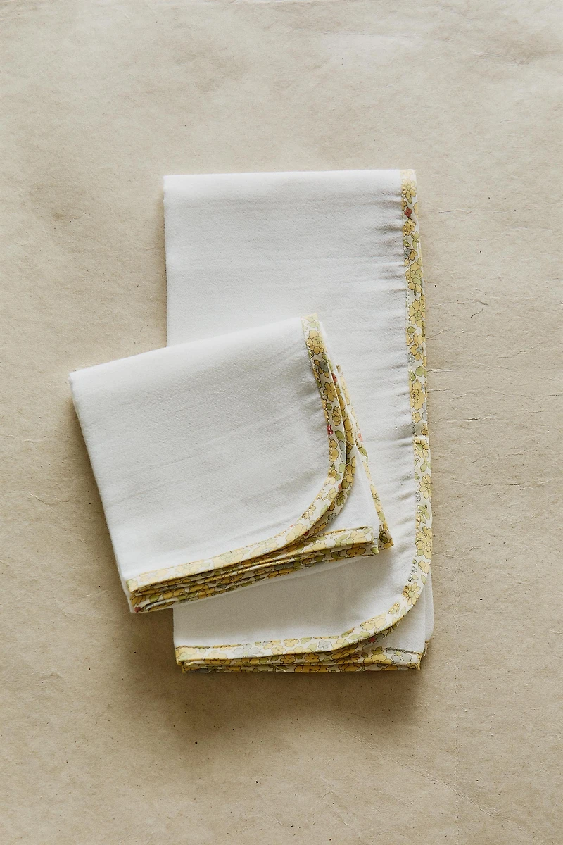 SET OF BABY MUSLIN CLOTHS WITH FLORAL PIPING