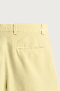 REGULAR FIT PLEATED SHORTS