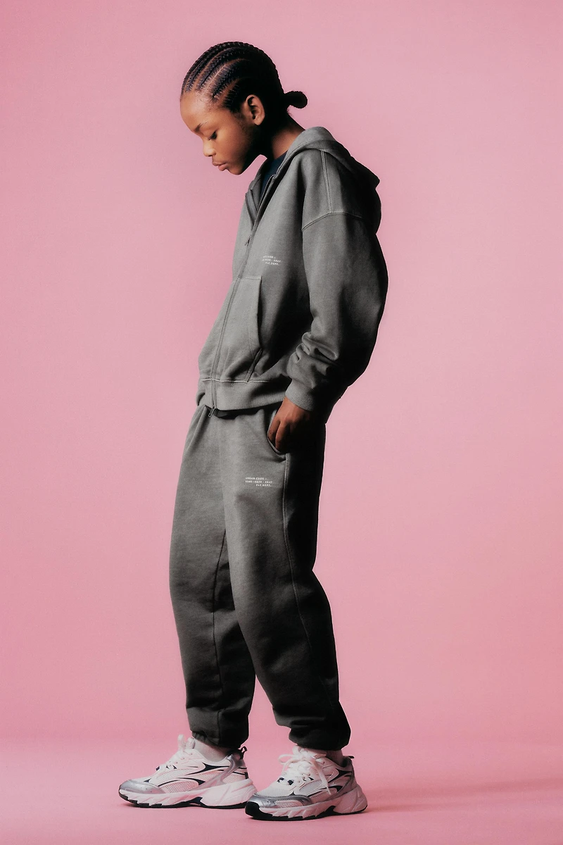 GARMENT DYE ZIPPERED SWEATSHIRT