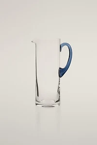 CRYSTALLINE PITCHER WITH CONTRAST HANDLE