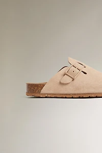 SABOTS EN CUIR BOUCLE
