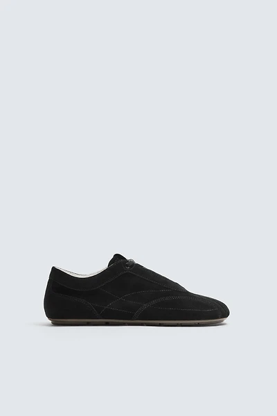 CHAUSSURE EN CUIR À SEMELLE ULTRA-FINE