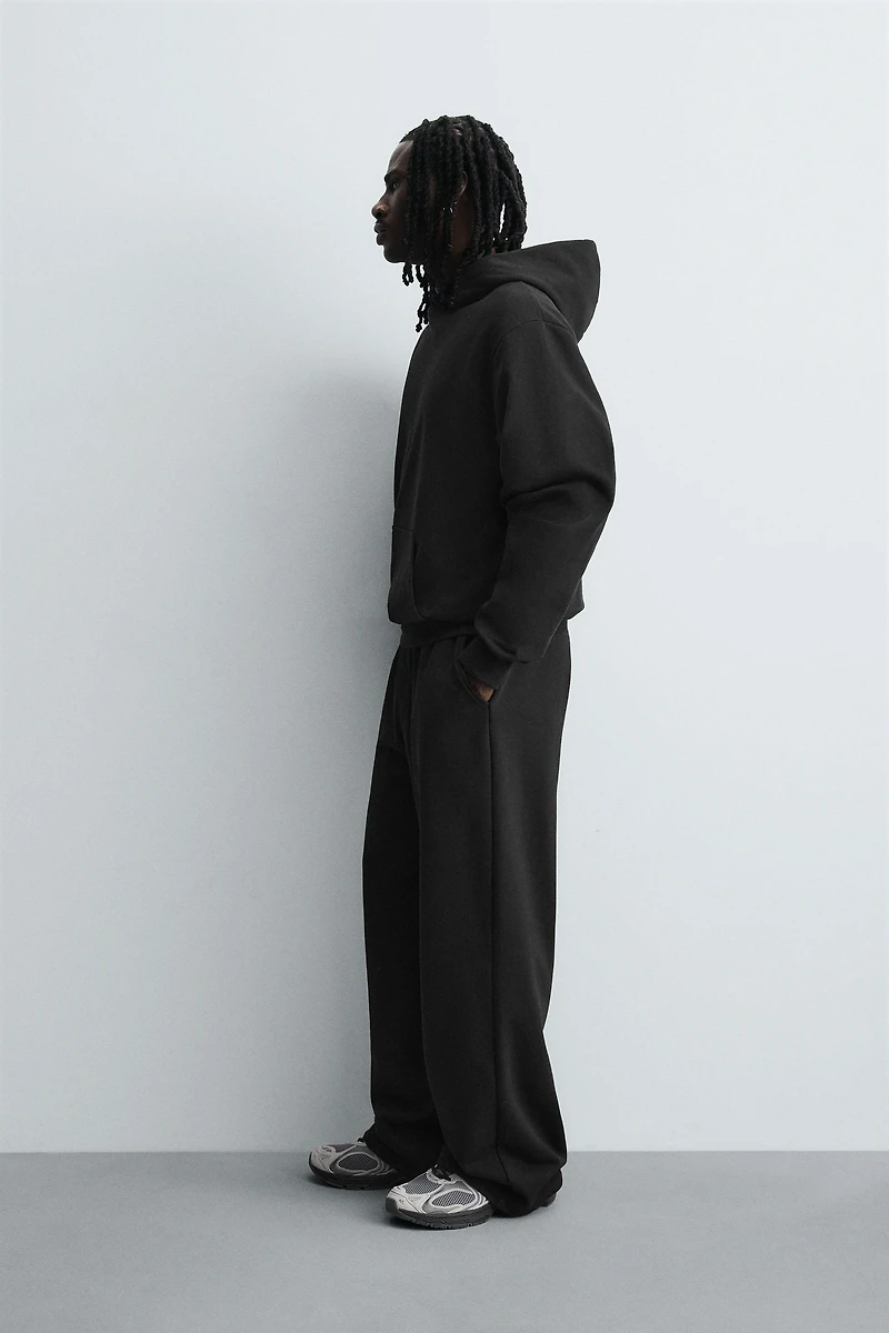 BASIC HOODIE SWEATSHIRT