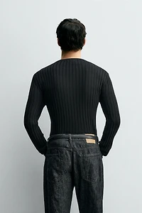 RIBBED TEXTURED SWEATER