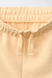 LOT DE DEUX SHORTS UNIS