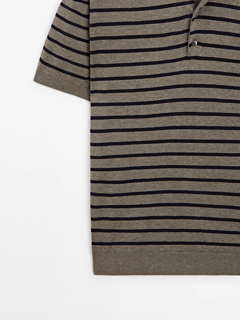 Polo en maille à rayures et manches courtes
