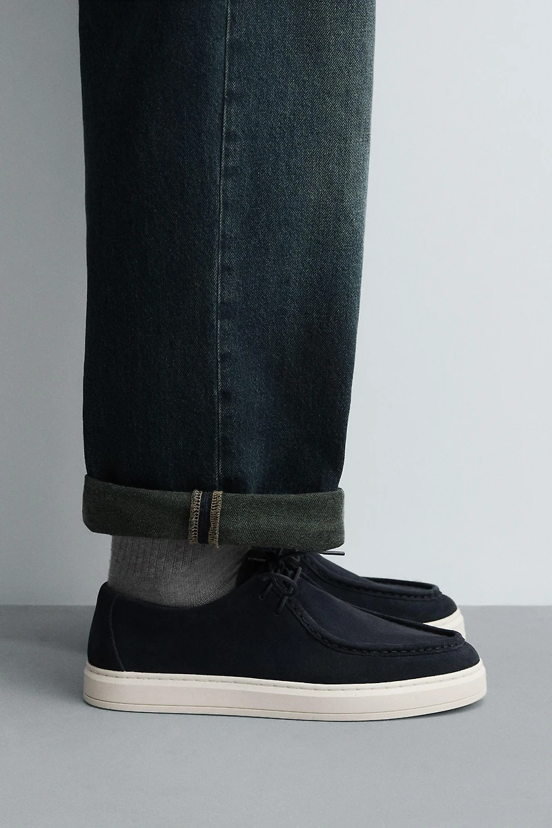 CASUAL LEATHER SHOES