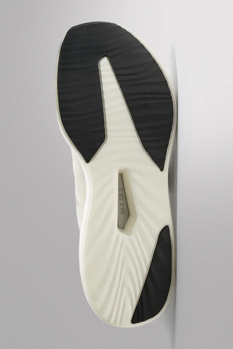 RUNNING SNEAKERS