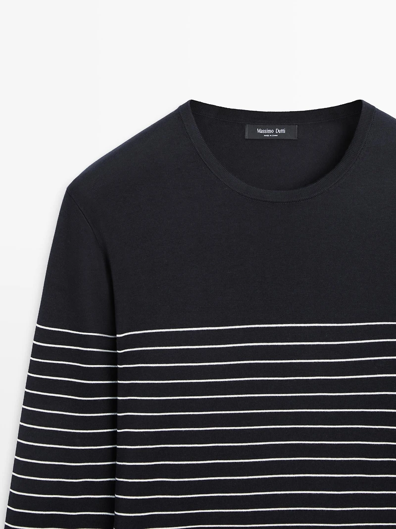 Pull col rond rayures