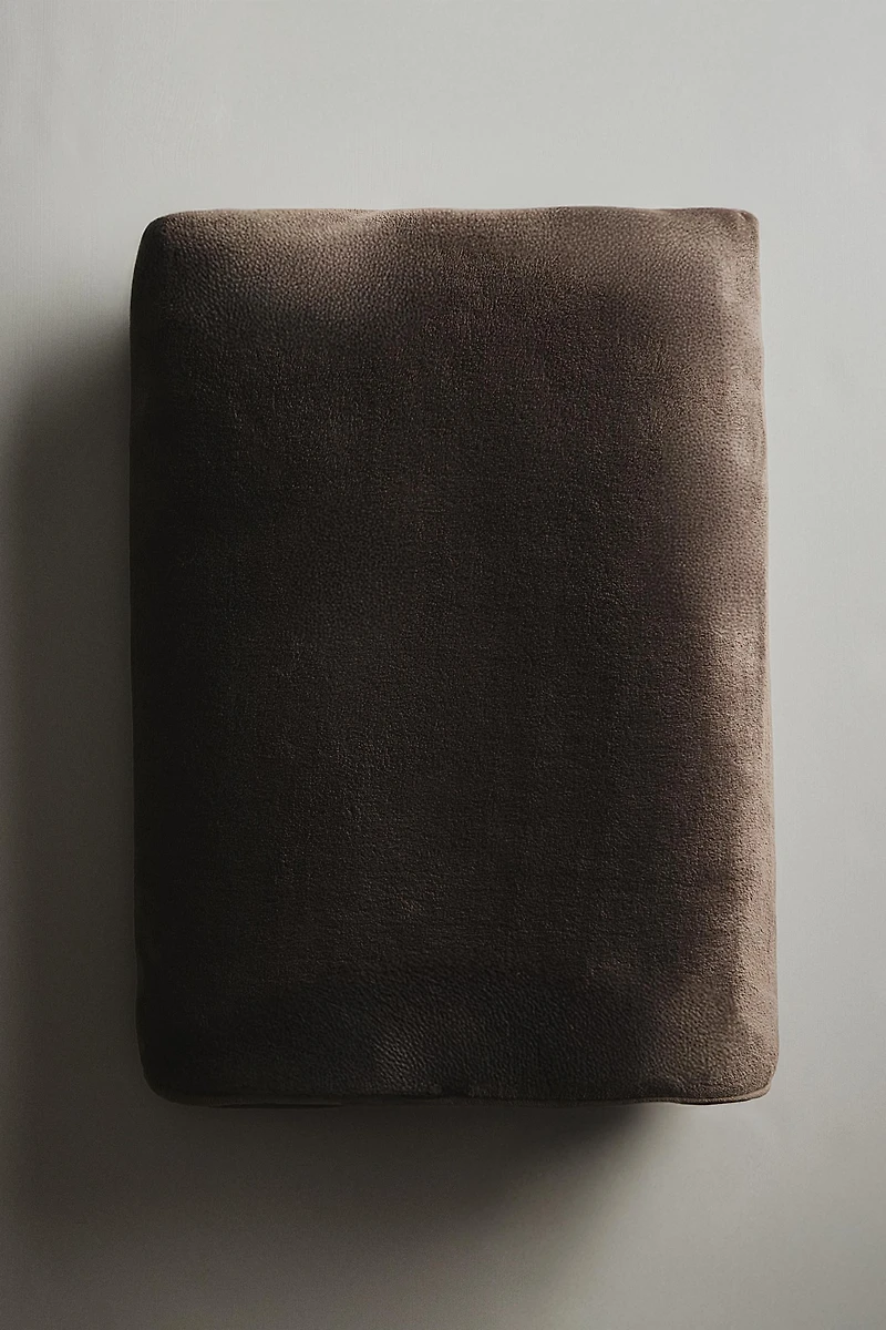 FLEECE BLANKET
