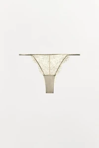 CULOTTE EN DENTELLE