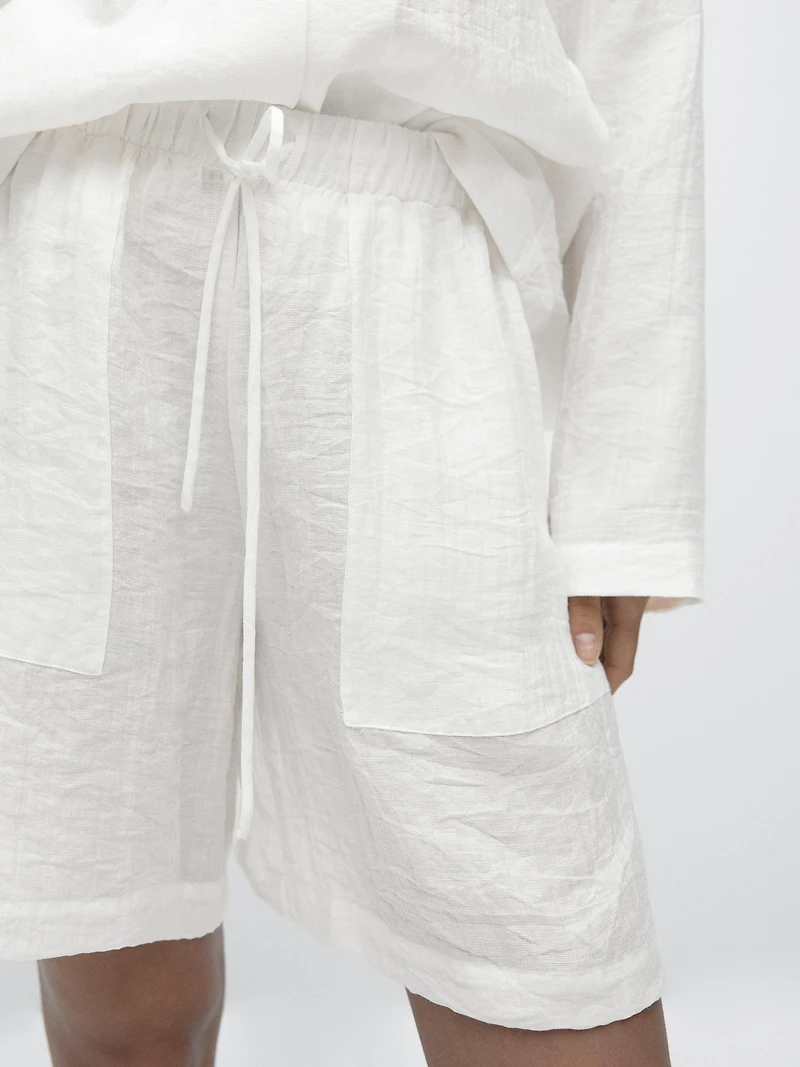 Short flowing Bermuda shorts