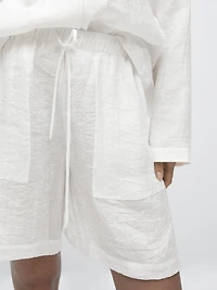 Short flowing Bermuda shorts