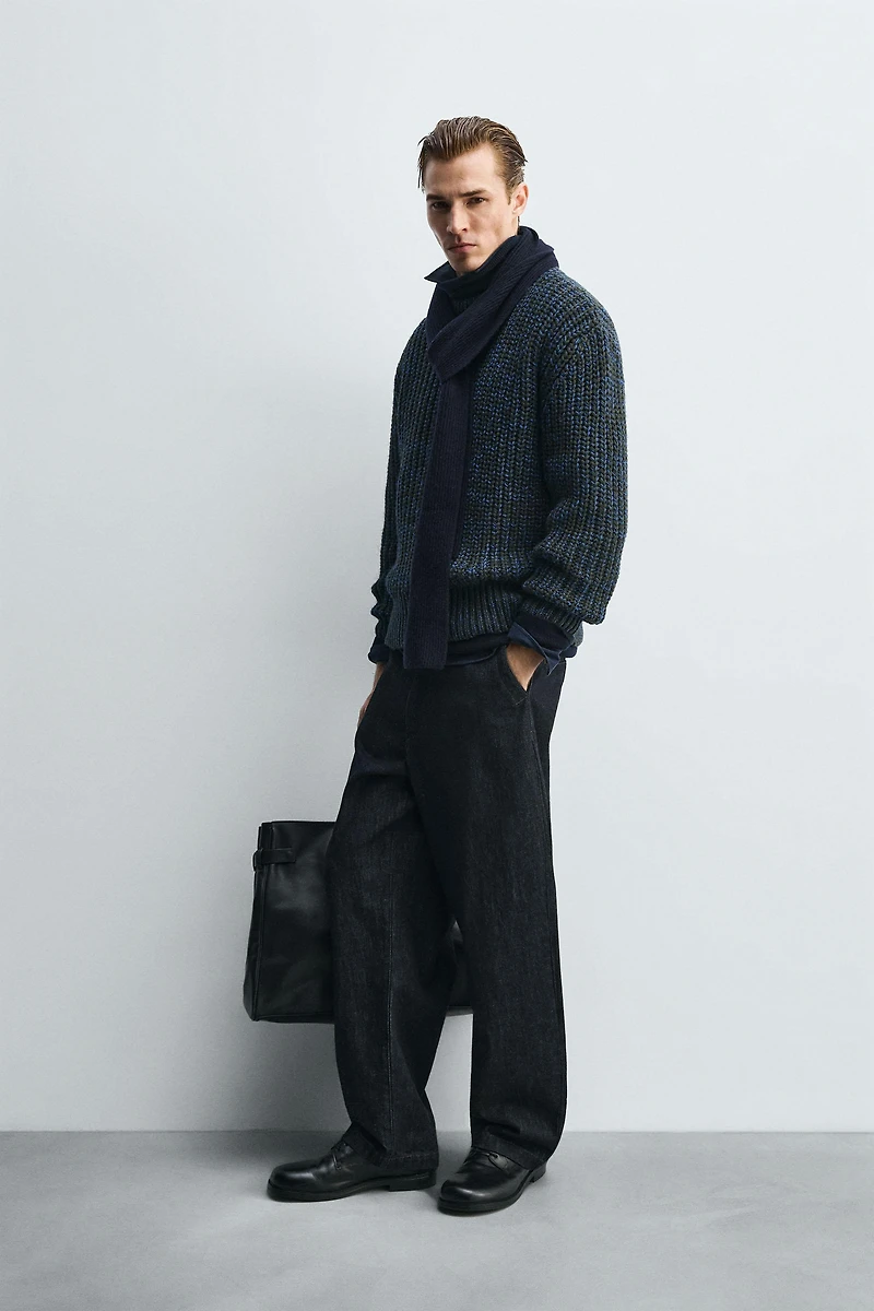 VOLUME TEXTURED JUMPER