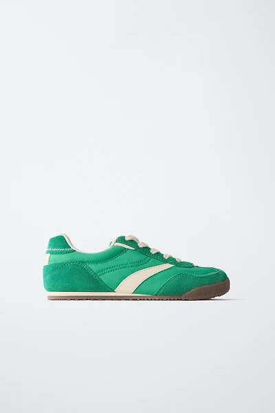 CONTRASTING SNEAKERS