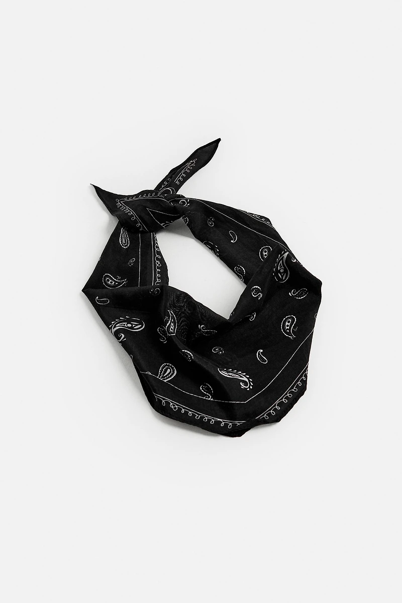 COTTON-SILK BANDANA © OTIS KWAME KYE QUAICOE