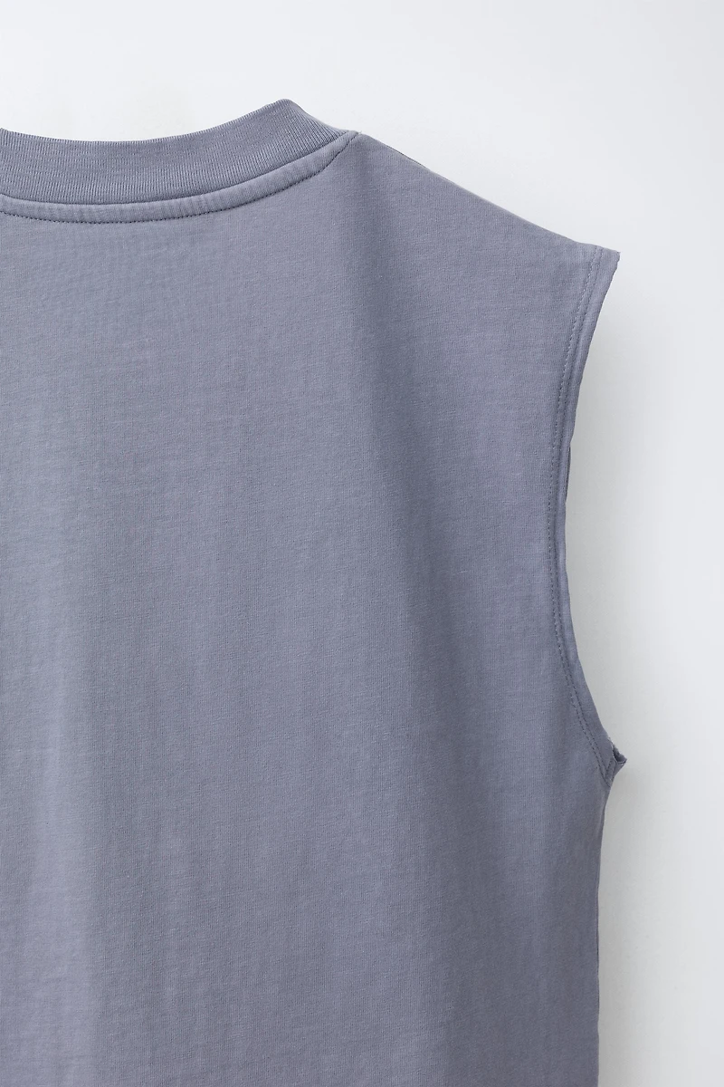 SLEEVELESS TOP
