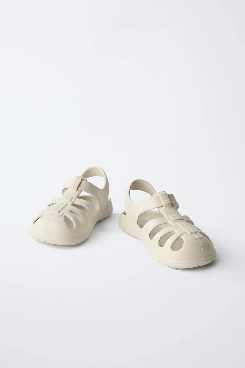 SANDALES STYLE PLAGE PIEDS NUS