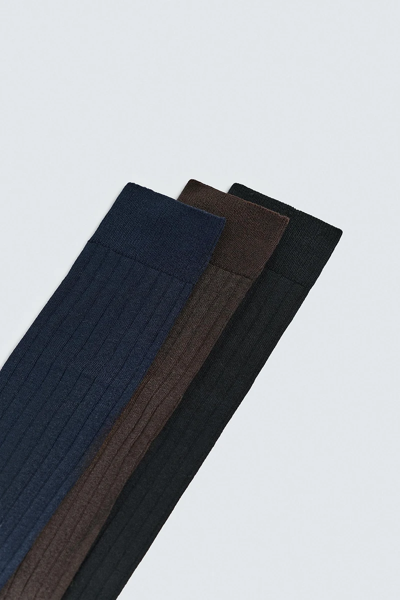 THREE-PACK OF LONG SOCKS