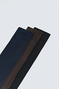 THREE-PACK OF LONG SOCKS