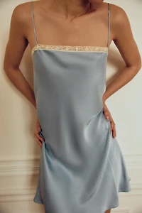 ROBE STYLE LINGERIE 100% SOIE ET DENTELLE