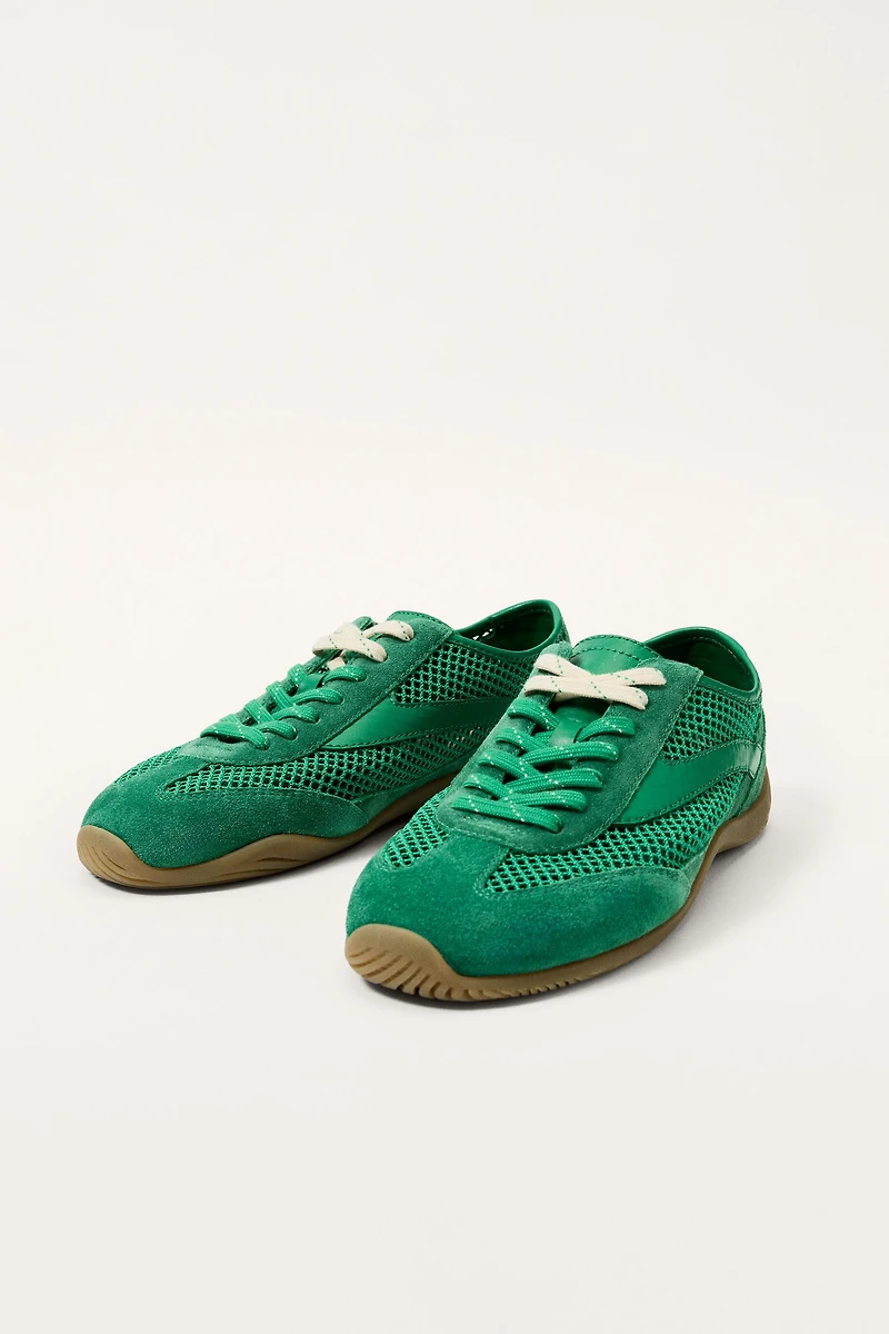 LIMITED EDITION RETRO STYLE SNEAKERS