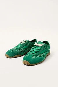 LIMITED EDITION RETRO STYLE SNEAKERS