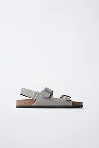 BUCKLE LEATHER SANDALS