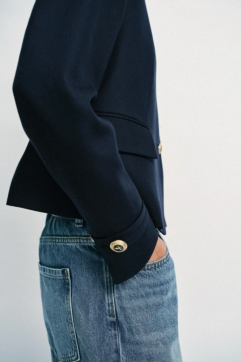 GOLD BUTTON FITTED BLAZER