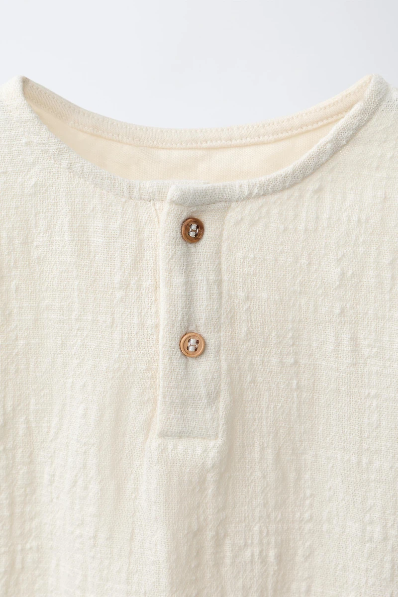 BUTTONED COMBINATION T-SHIRT