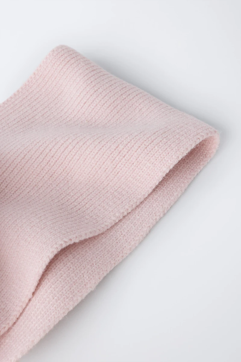 POMPOM KNIT SCARF