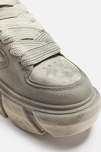 THICK-SOLED SNEAKERS