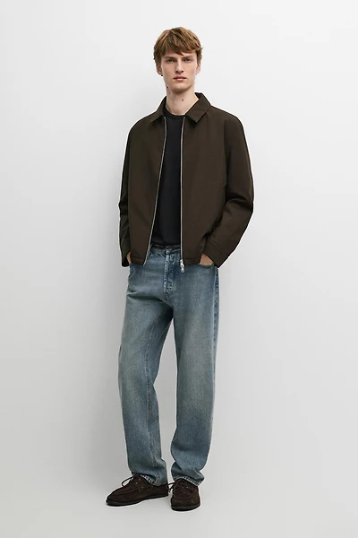 Lightweight jacket with collar detail
