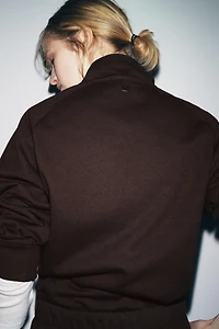 ZIP PATCH SWEATSHIRT
