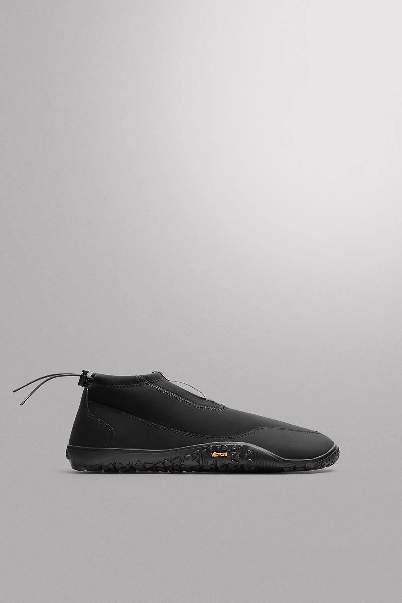 WATER SHOES X VIBRAM®