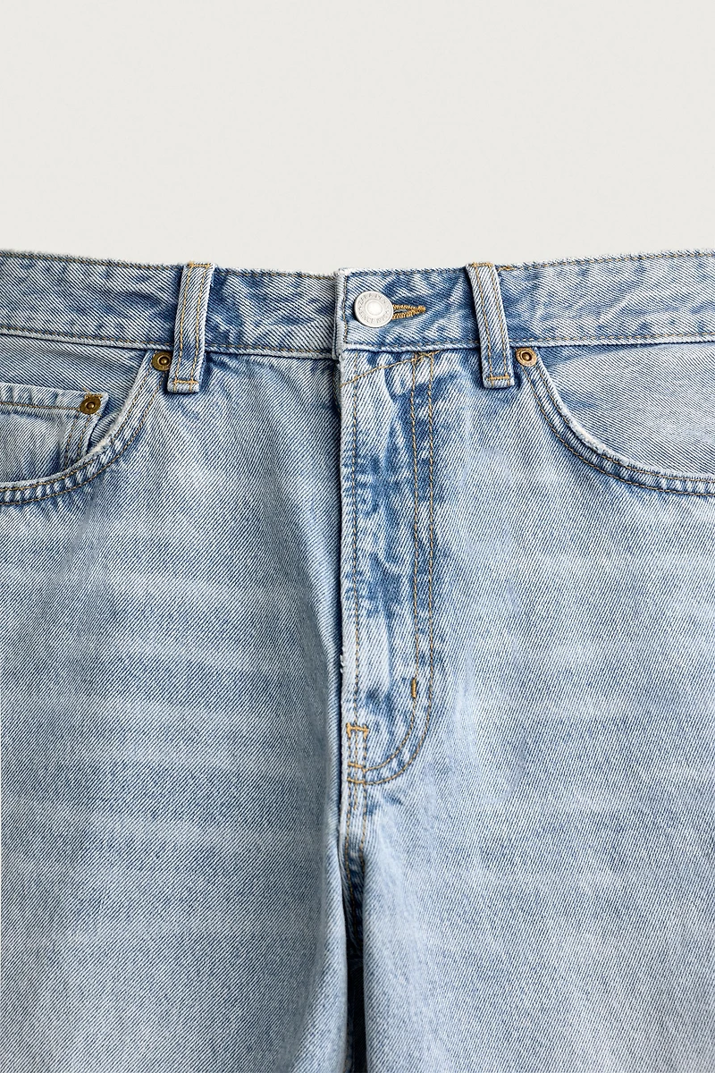 LOOSE FIT JEANS