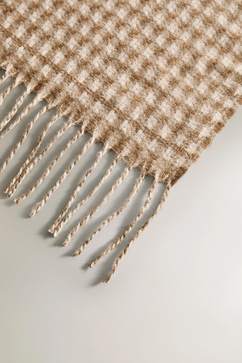 CHECK BLANKET WITH FRINGING
